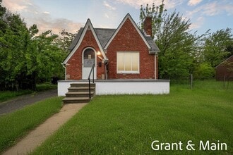 Building Photo - 19250 Charest St