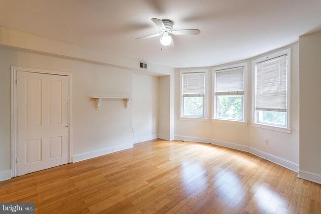 Building Photo - 2055 Catharine St