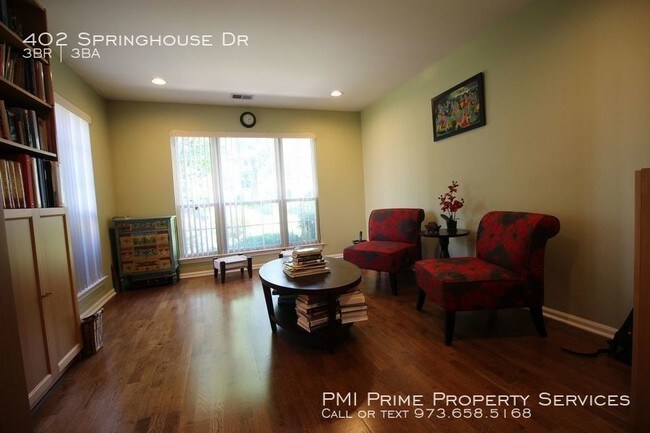 Building Photo - Whitehouse Station - 3BR / 2.5 Bath townhome