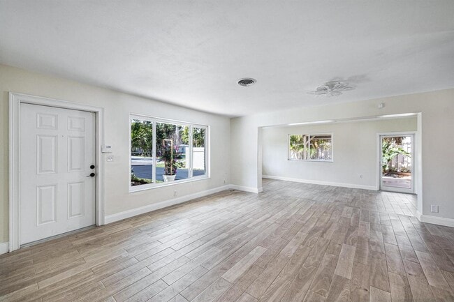 Foto del edificio - 2611 NE 16th St