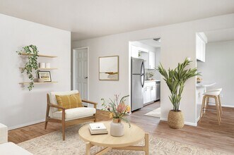 Building Photo - Sunpointe