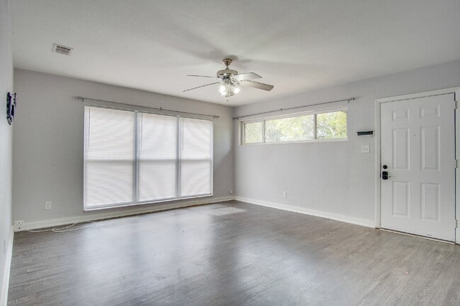 Building Photo - Updated 3-Bedroom, 2-Bath Ranch with Fenced Backyard, Carport, and Modern Kitchen