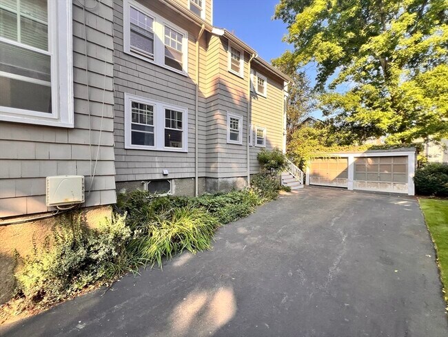 Building Photo - 15-17 Skahan Rd