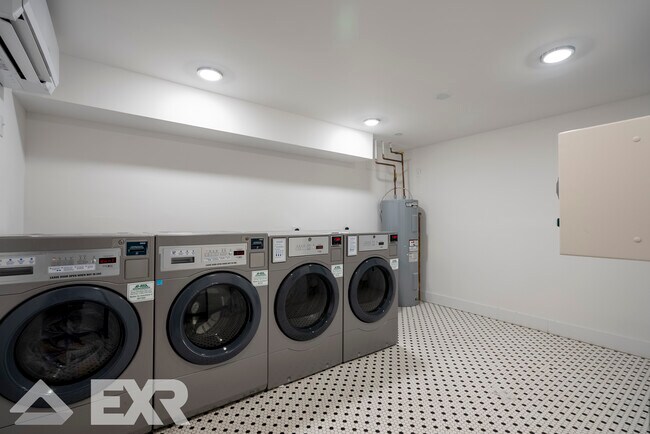 Foto del edificio - 1915 Beverley Rd