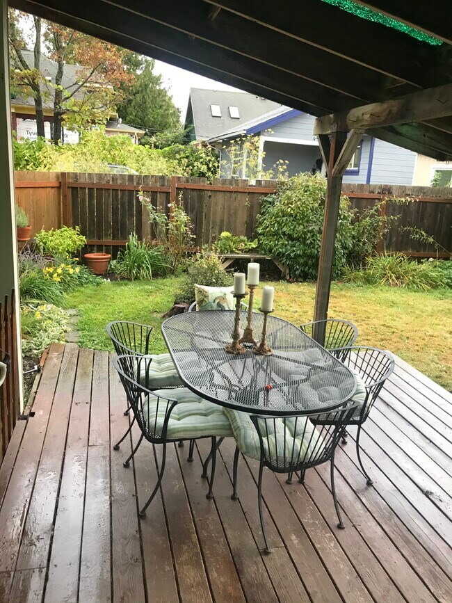 Back Patio - 2214 E St