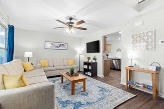 Building Photo - 867 Central Ave