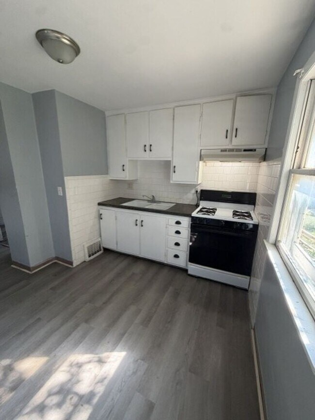 Foto del edificio - 6118 25th Ave