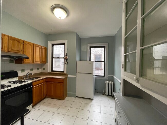 kitchen - 7210 34th Ave