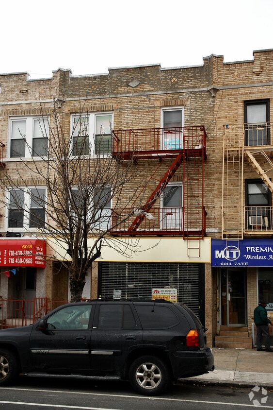 Primary Photo - 6016 7th Ave