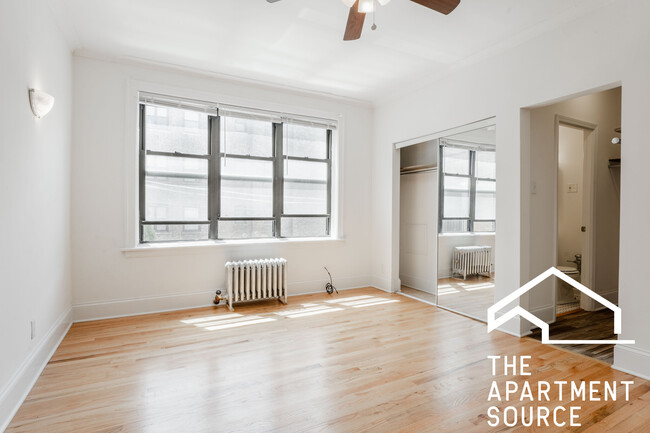 Building Photo - 3734 N Pine Grove Ave
