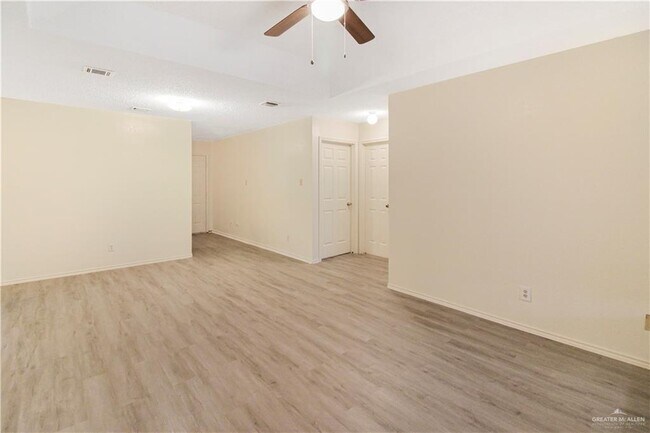 Building Photo - 800 Lee Cir