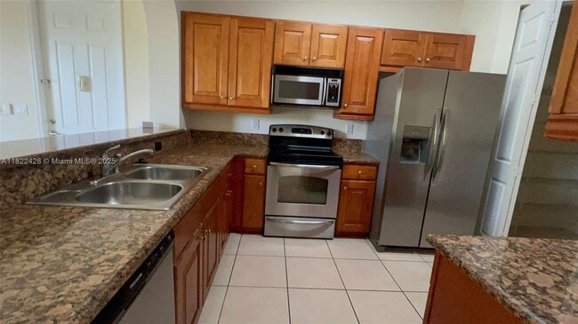 Building Photo - 3500 Oaks Clubhouse Dr