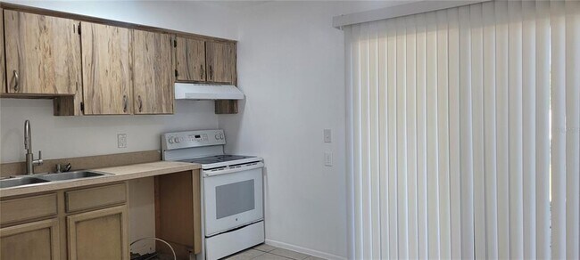 Foto del edificio - 2461 Dryer Ave