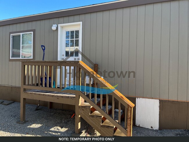 Foto del edificio - 3 Bedroom 2 Bathroom Home with Off-Street ...