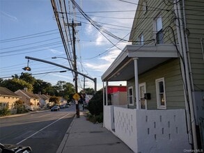 Building Photo - 90-92 W Railroad Avenue Unit