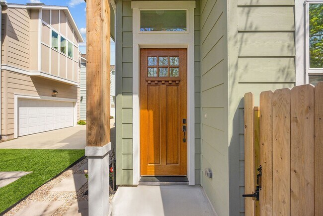 Foto del edificio - 9311 Montridge Dr