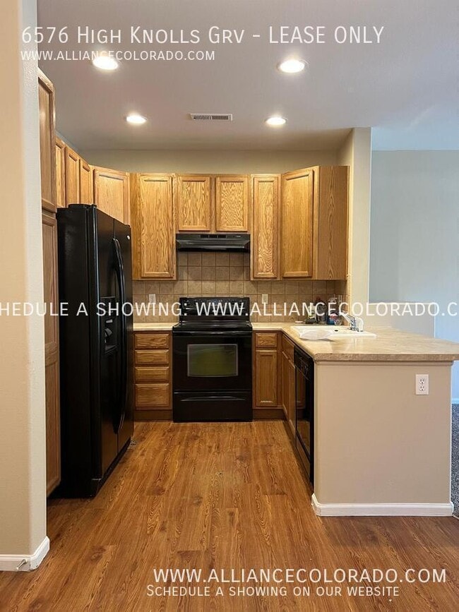 Building Photo - 6576 High Knls Grv