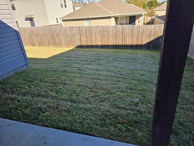 Foto del edificio - 1144 S Jaybird Ln