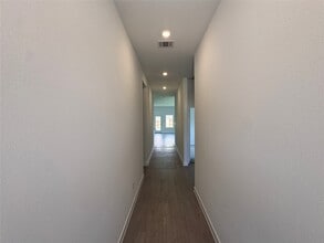 Building Photo - 6302 Symphony Wave Dr
