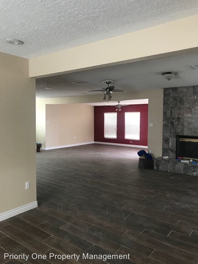 Building Photo - 11420 Vista del Sol Dr