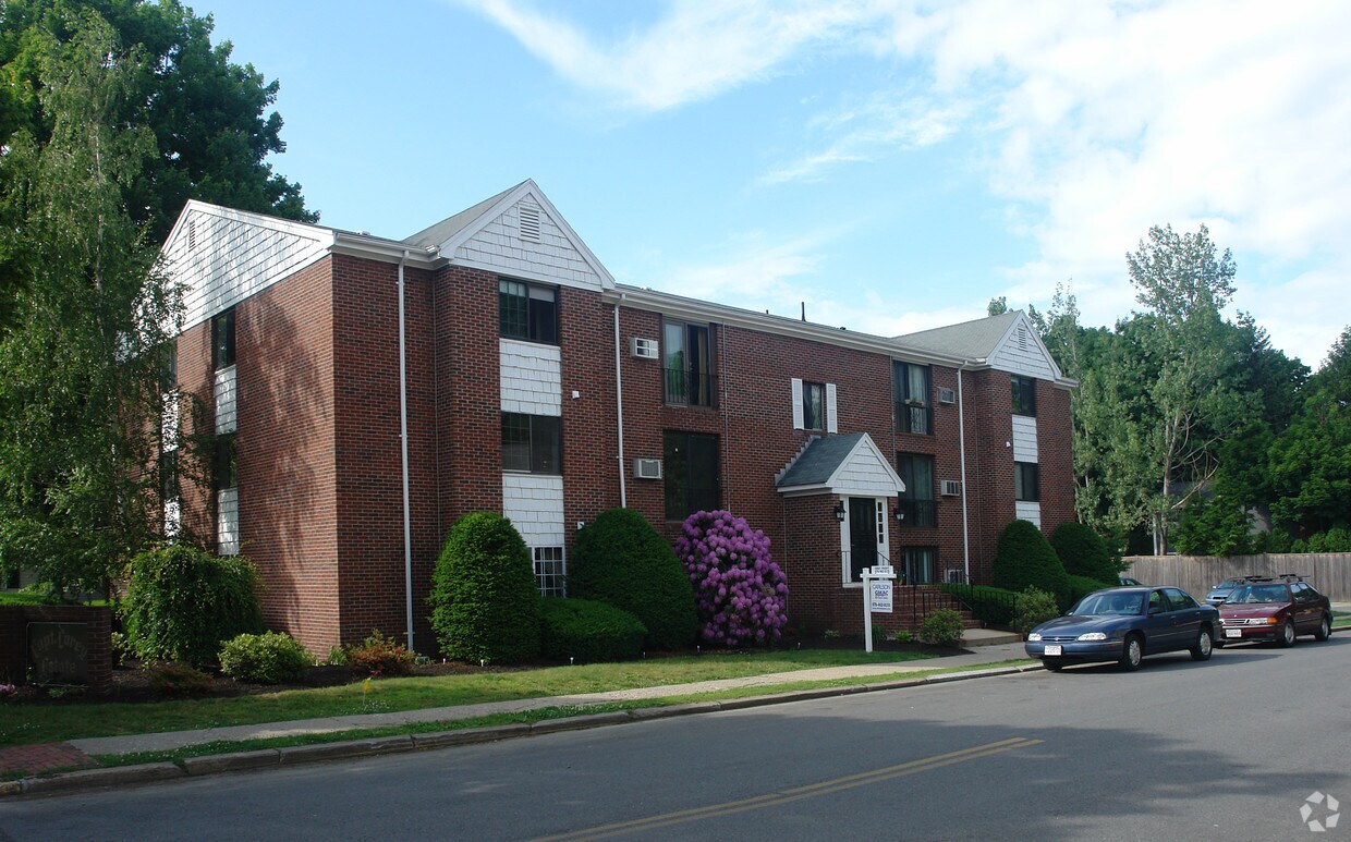 Captain Corey Estates Apartments in Newburyport, MA