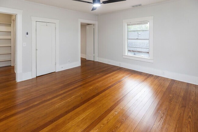 Foto del edificio - 1025 W Walker St