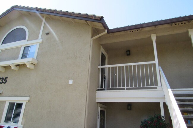 Building Photo - Well Kept 2 Bed/1 Bath Upstairs Condo in South Livermore