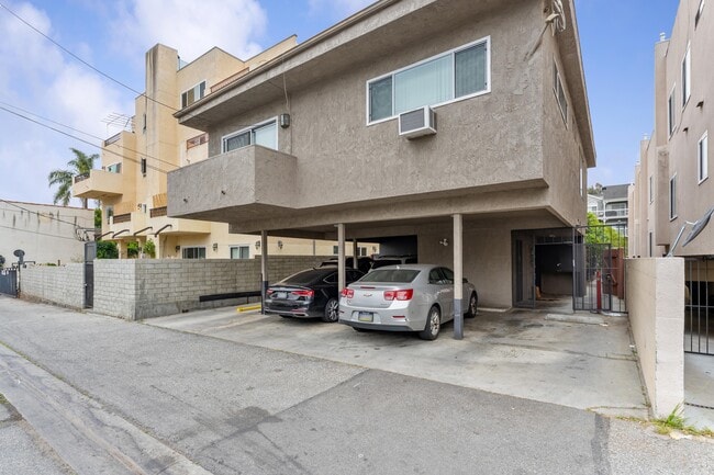 Building Photo - 9319 Alcott St