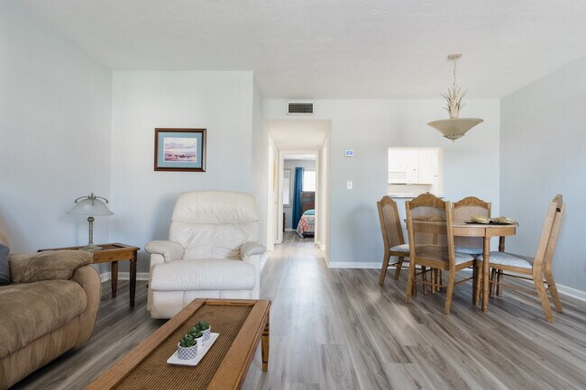 Fotografía del edificio - 3124 US HWY 441 SE