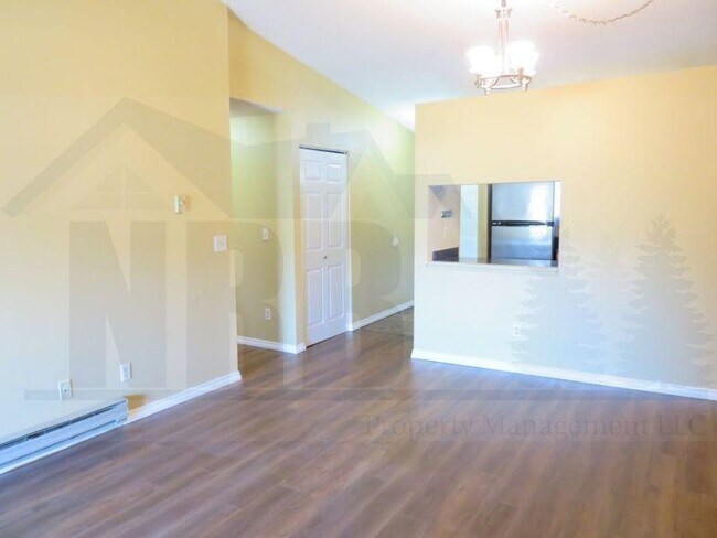 Foto del edificio - 1 Bd and 1 Ba Condo with pool, hot tub and sauna! $500.00 Move in Credit!