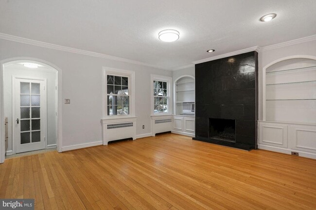 Building Photo - 4413 Volta Pl NW
