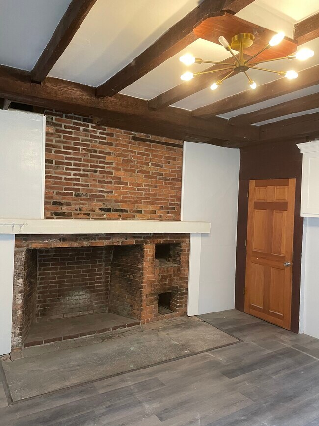 Kitchen /dining room area - 324 Silver Lake Rd