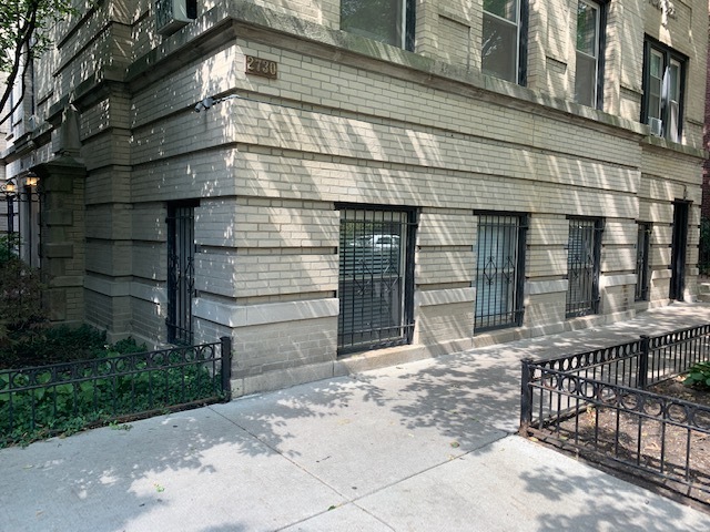 Foto del edificio - 2730 N Pine Grove Ave