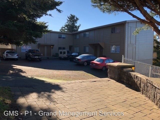 Foto principal - 1662-1672 McPherson Ave