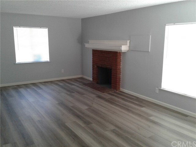 Building Photo - 6987 Conejo Dr