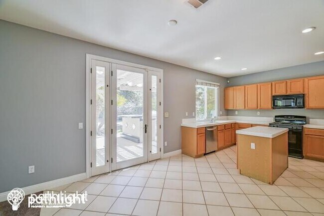 Building Photo - 745 Via Blairo, Corona, CA, 92879