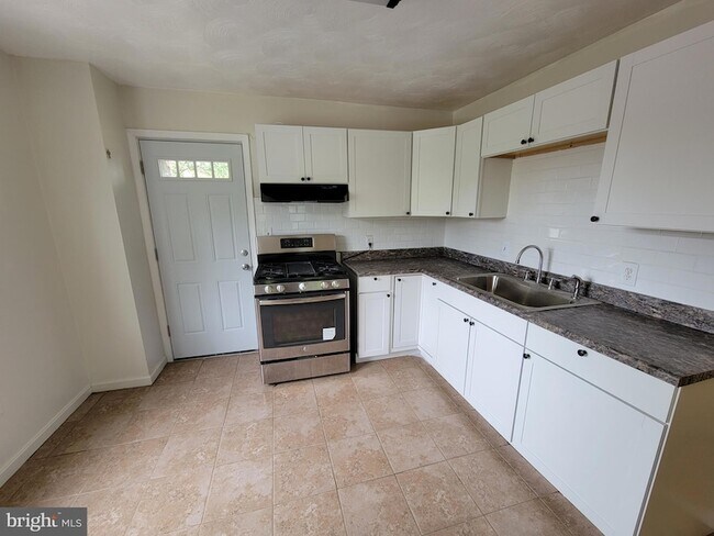 Foto del edificio - 6706 Blacklog St