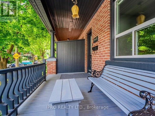 Building Photo - 104 Dearbourne Ave