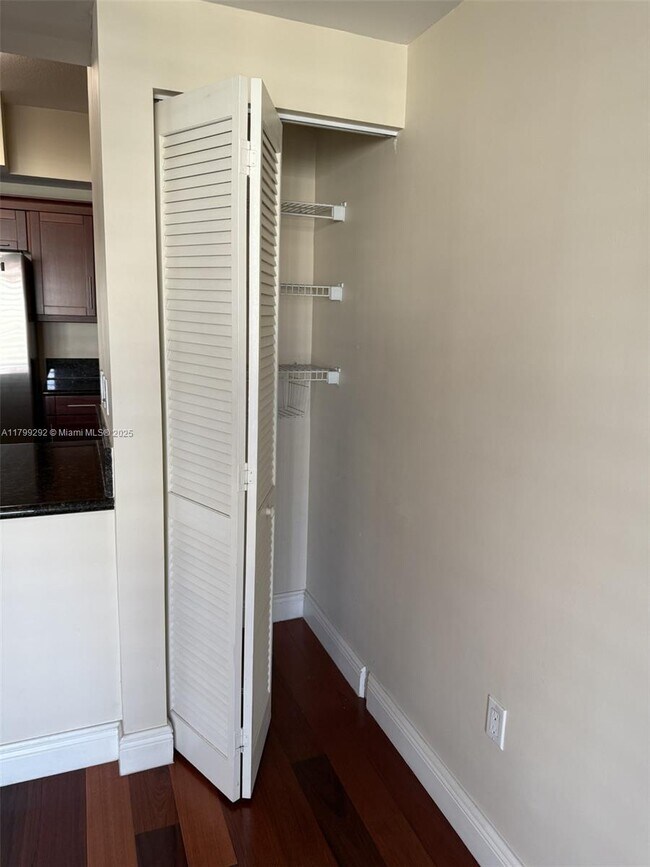Foto del edificio - 7275 SW 89th St
