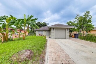 Building Photo - 4815 Bertha St