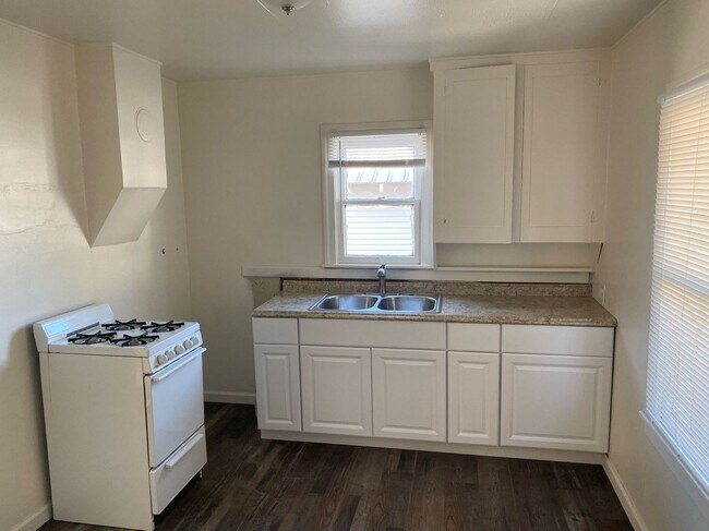 Foto del edificio - 109 S. ORANGE AVE - 1 BEDROOM 1 BATH - EXETER