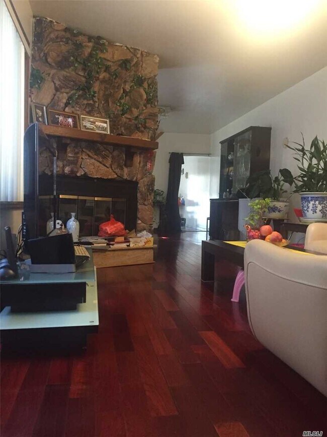 Foto del edificio - 1650 W 6th St