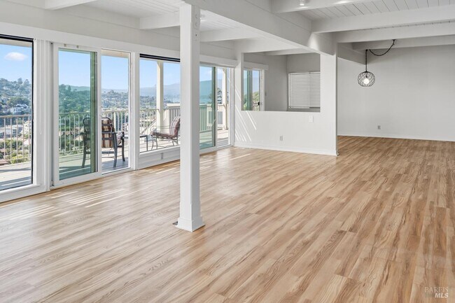 Building Photo - 1952 Centro W St