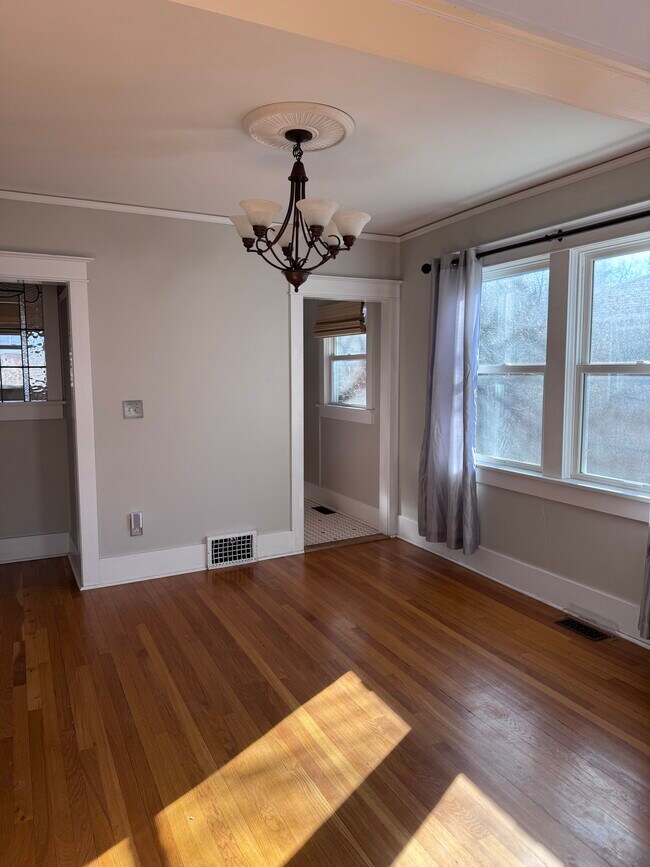 Comedor - 2270 Holly St