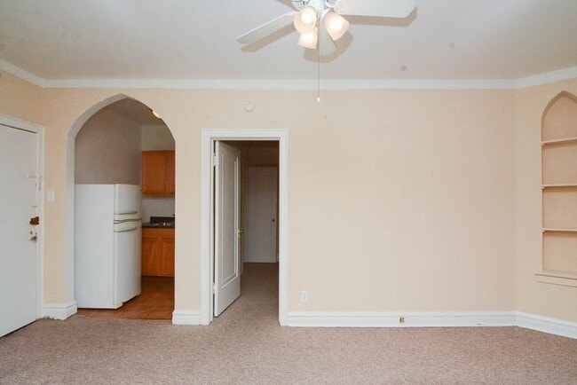 Building Photo - 4830 N Damen Ave
