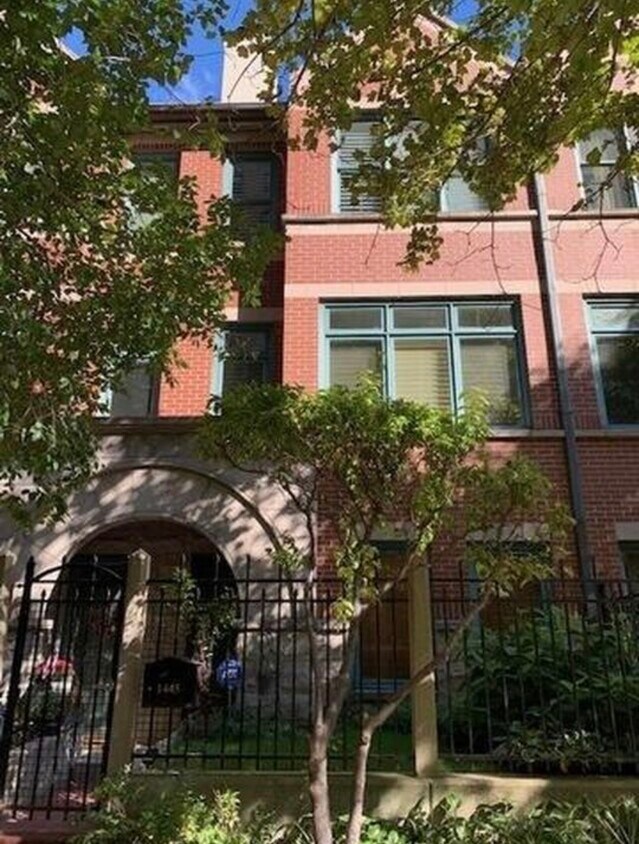 Primary Photo - 1445 S Indiana Ave