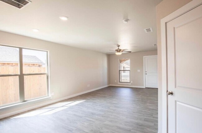Foto del edificio - Exclusive Bell Farms Townhomes