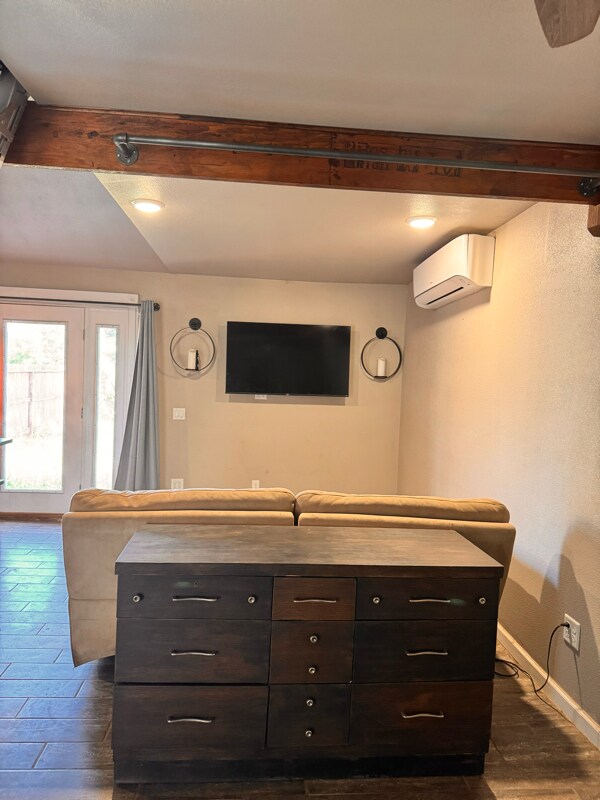 Foto del edificio - 1495 Mayhew Ln