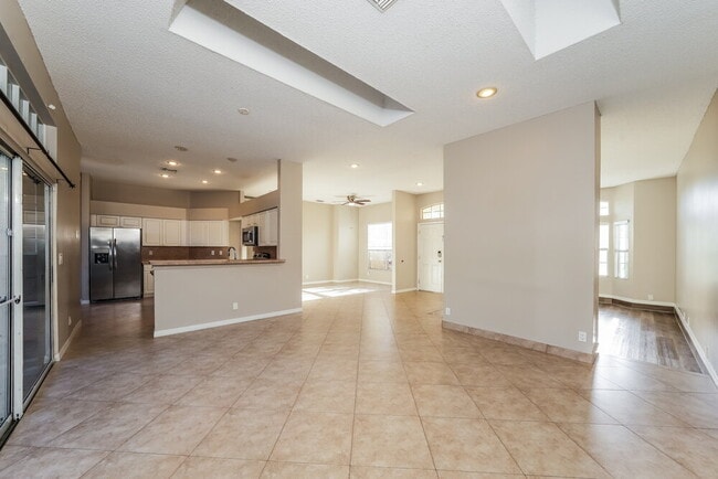 Building Photo - 984 Lake Breeze Dr