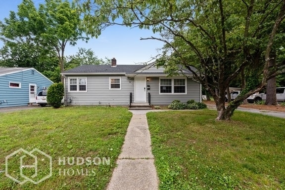 Foto principal - 170 W Lincoln St